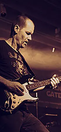 Robby Mezga - Guitar